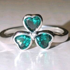 Women's S925 Sterling Silver Emerald Birthstone Lucky 3 Leaf Clover Heart Ring
